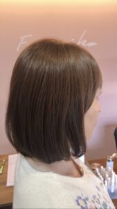 明るめの柔らかグレージュ